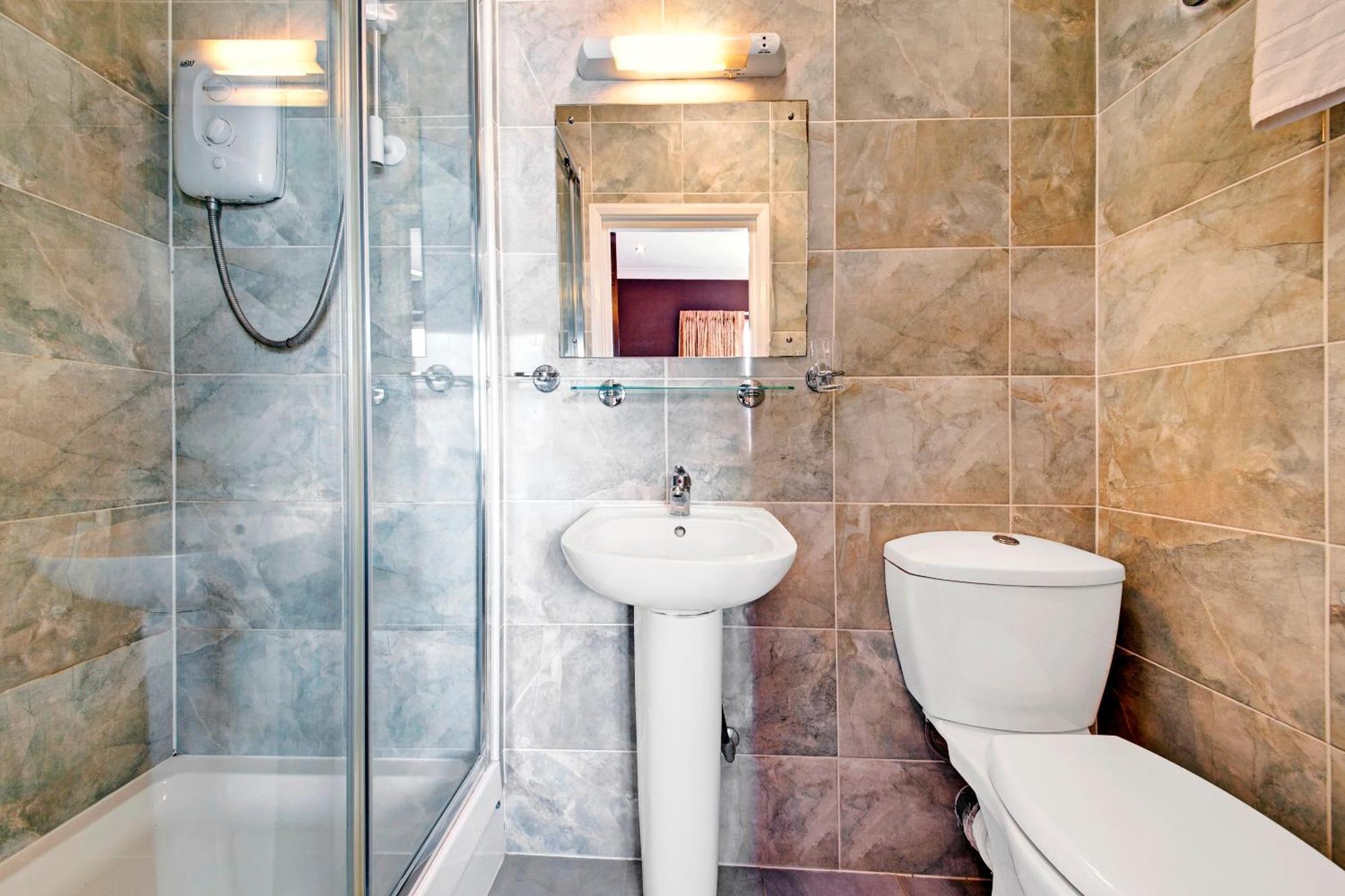 Oyo Bostons Manor Hotel, Hanwell London Hotel 3*