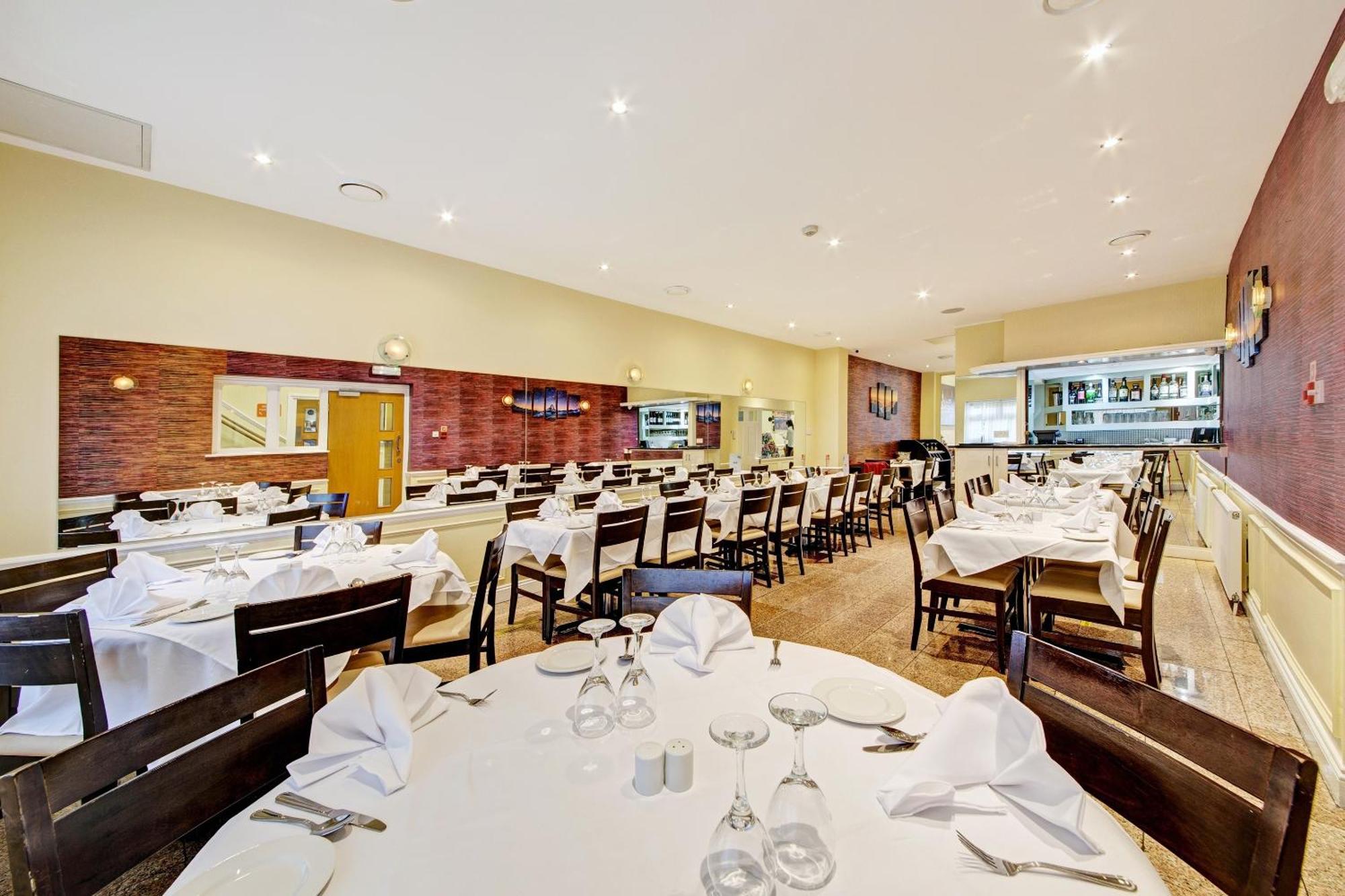 Oyo Bostons Manor Hotel, Hanwell London 3*