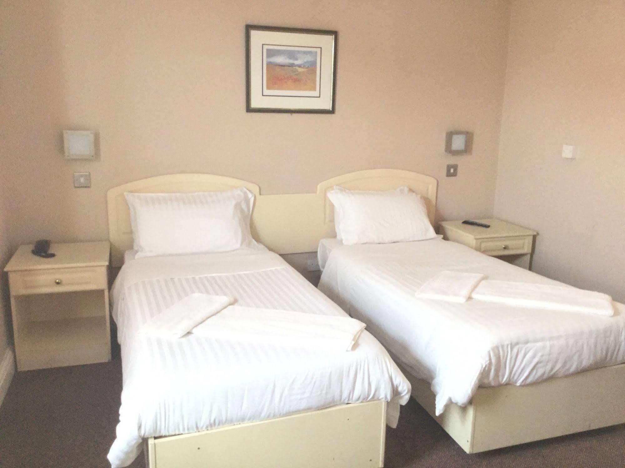 Oyo Bostons Manor Hotel, Hanwell London 3*