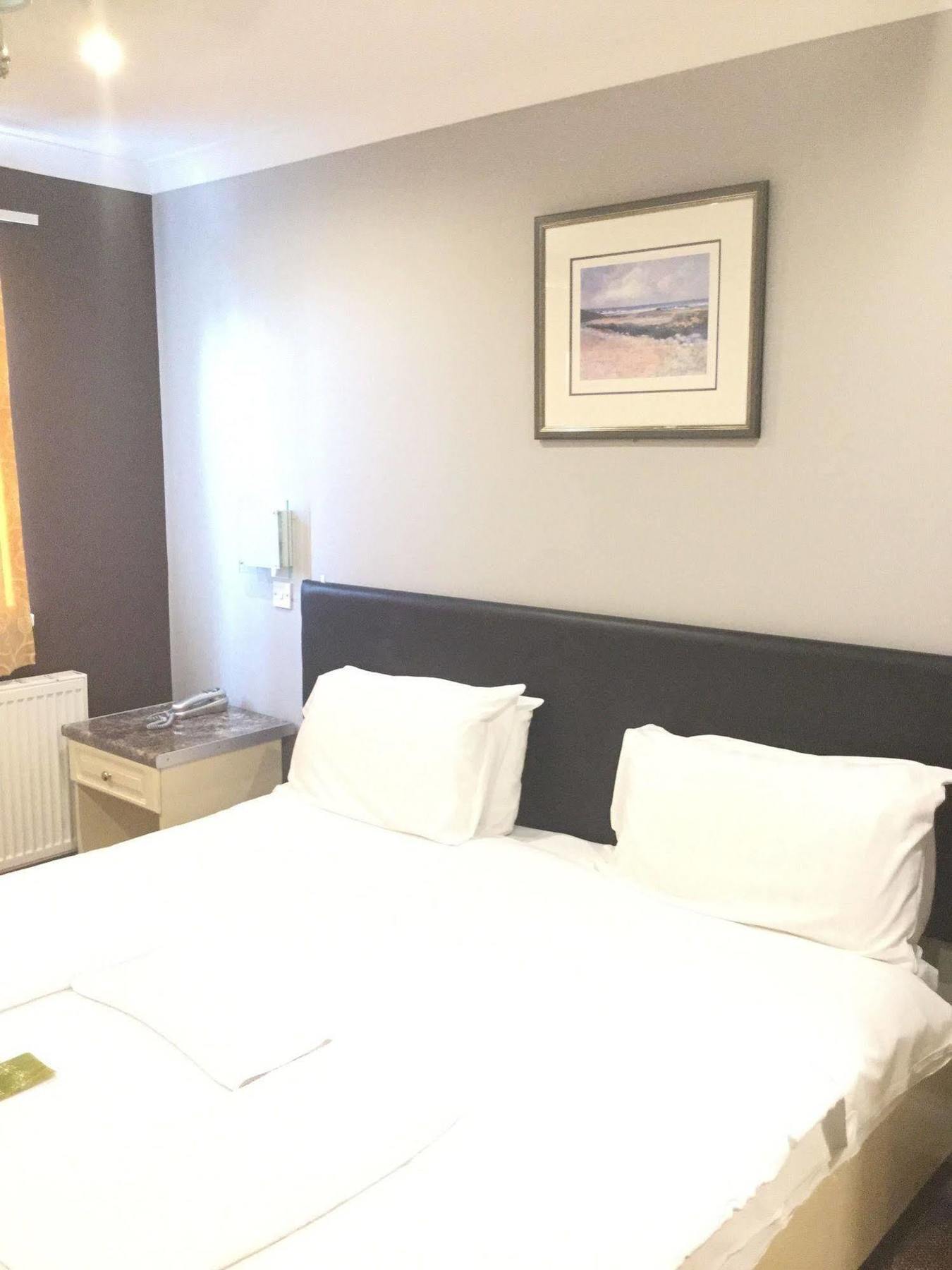Oyo Bostons Manor Hotel, Hanwell London Hotel 3*