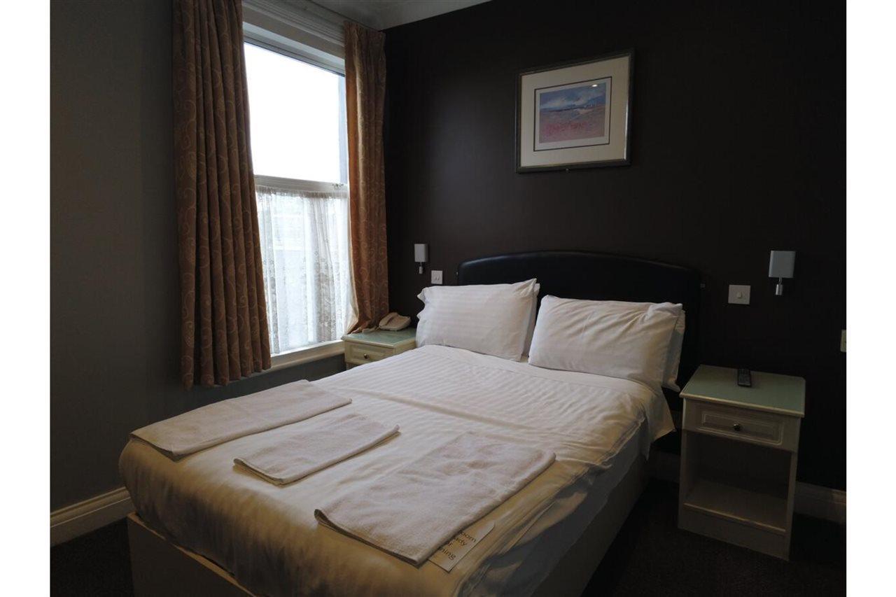 Oyo Bostons Manor Hotel, Hanwell London 3*