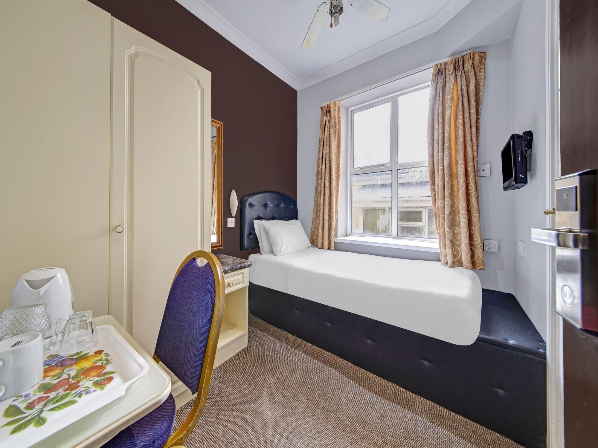 Oyo Bostons Manor Hotel, Hanwell London 3* Greenford (Greater London)
