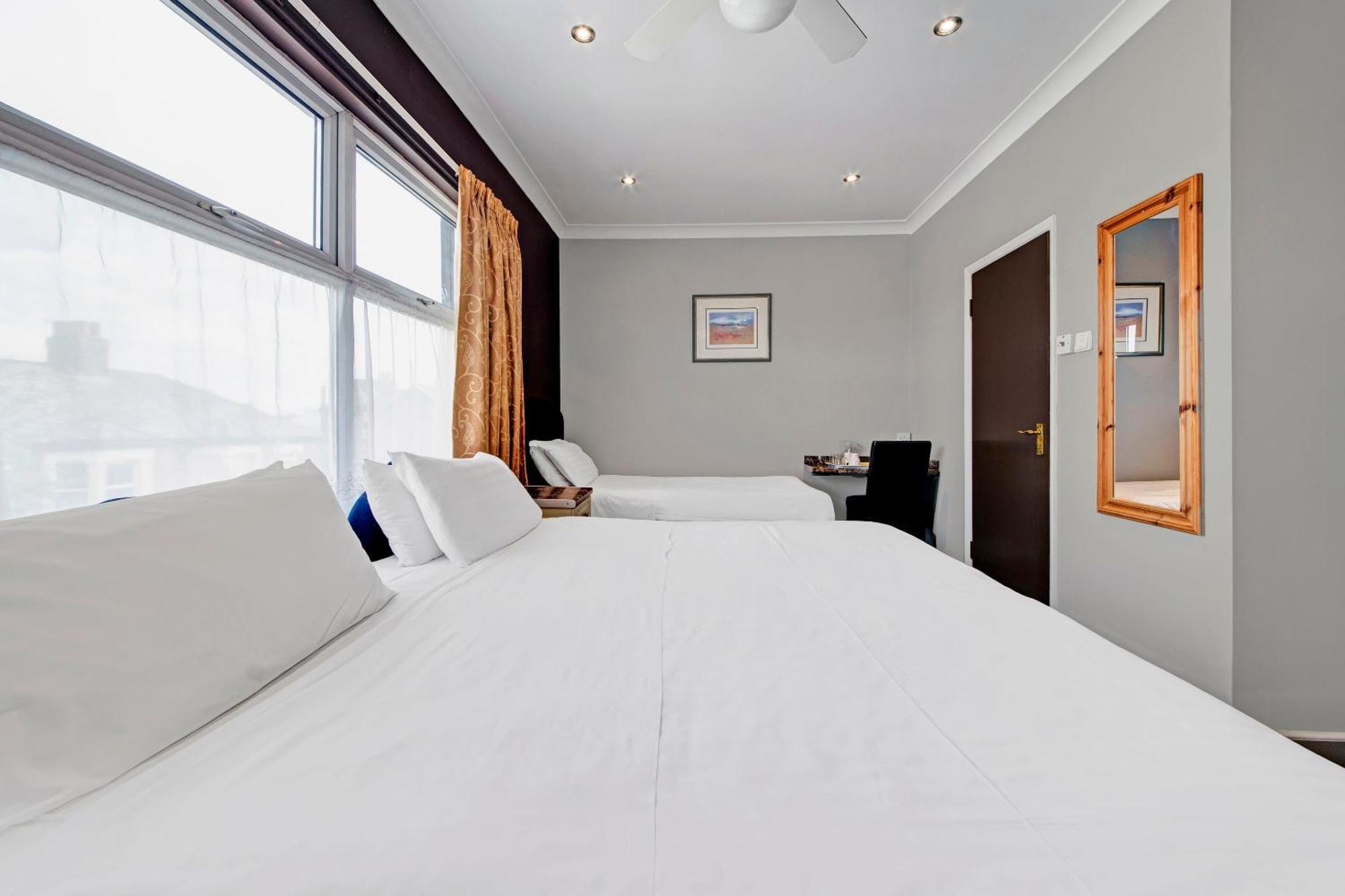 Hotel Oyo Bostons Manor Hotel, Hanwell London