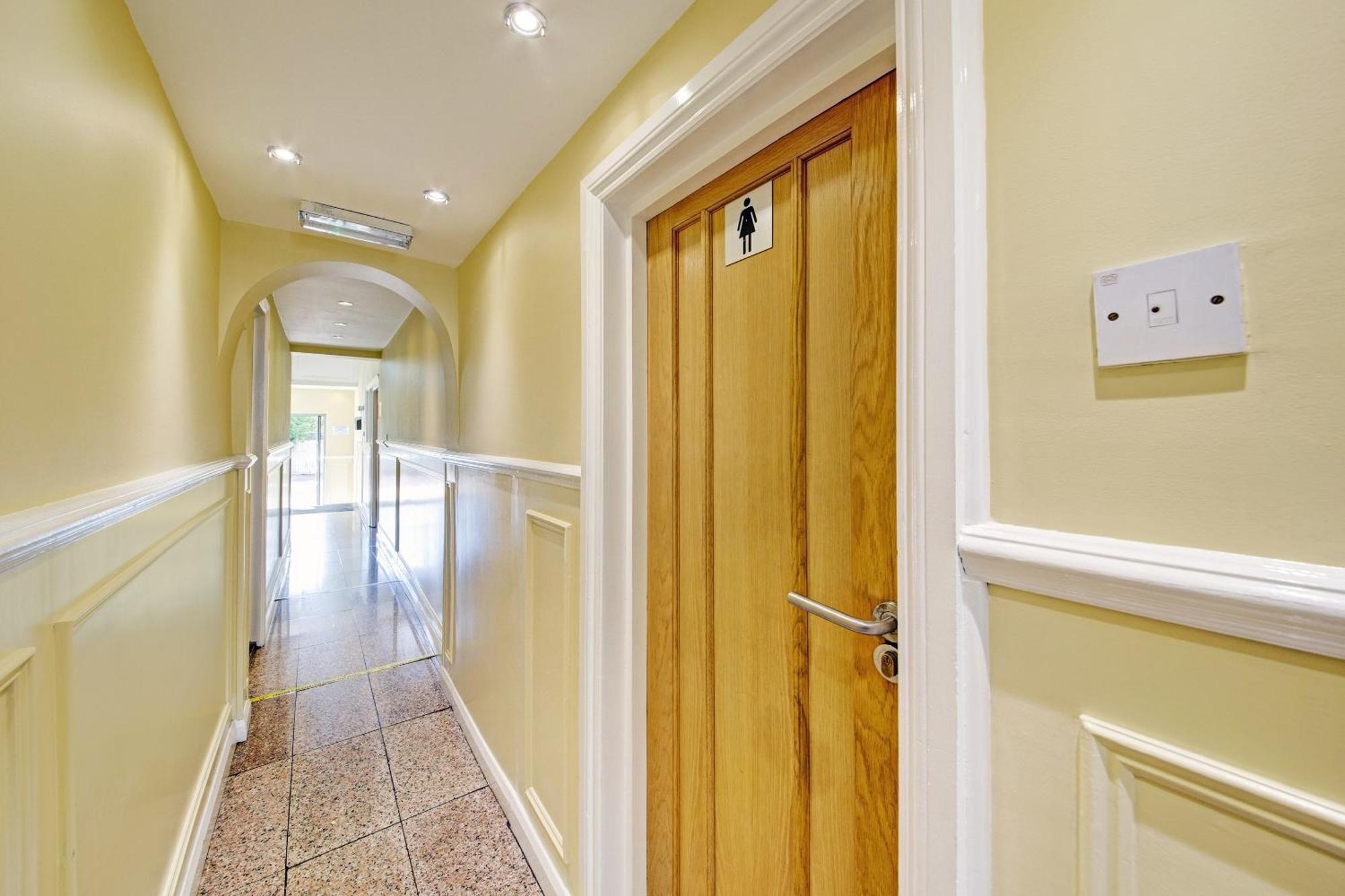 Oyo Bostons Manor Hotel, Hanwell London 3* Greenford (Greater London)
