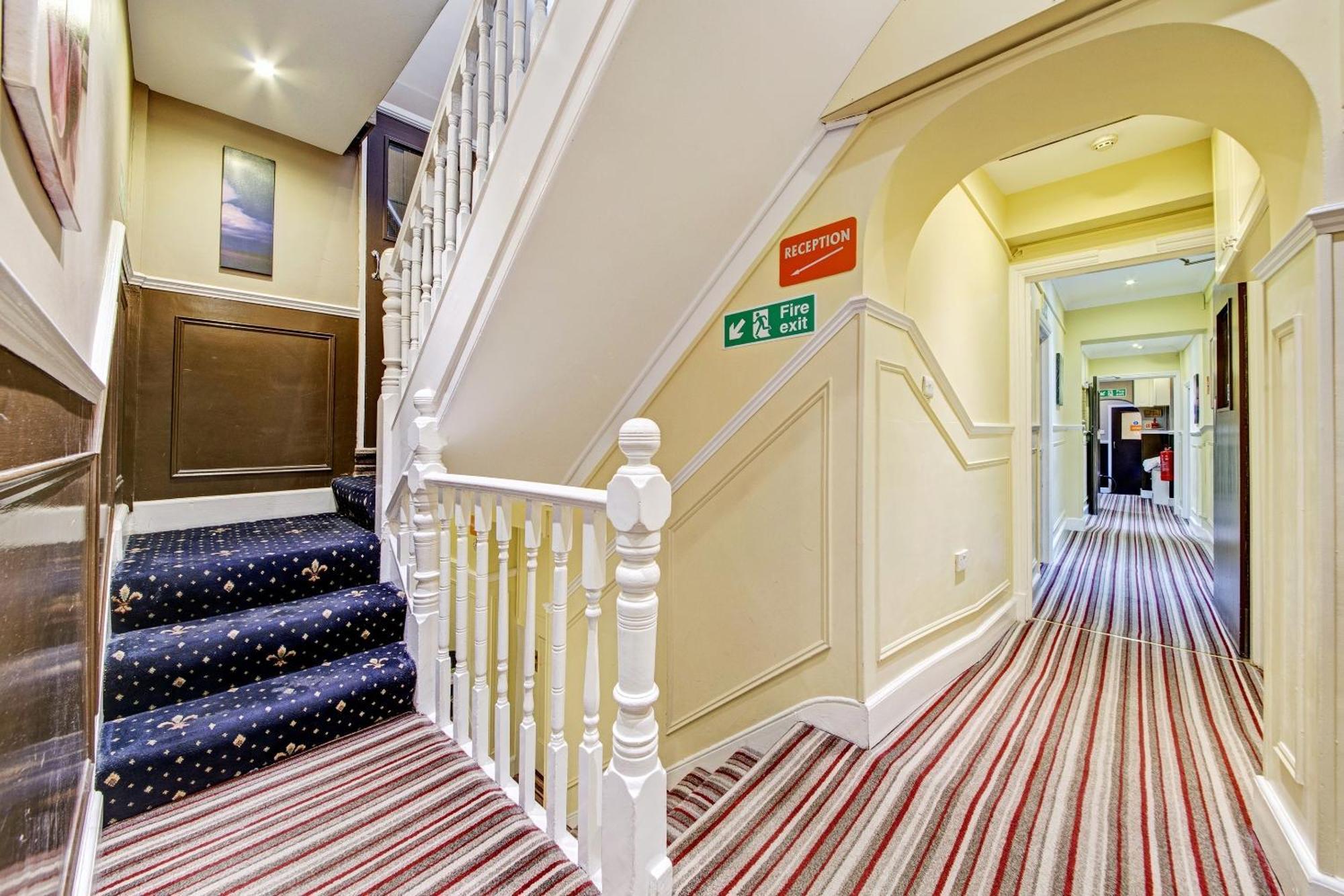Oyo Bostons Manor Hotel, Hanwell London
