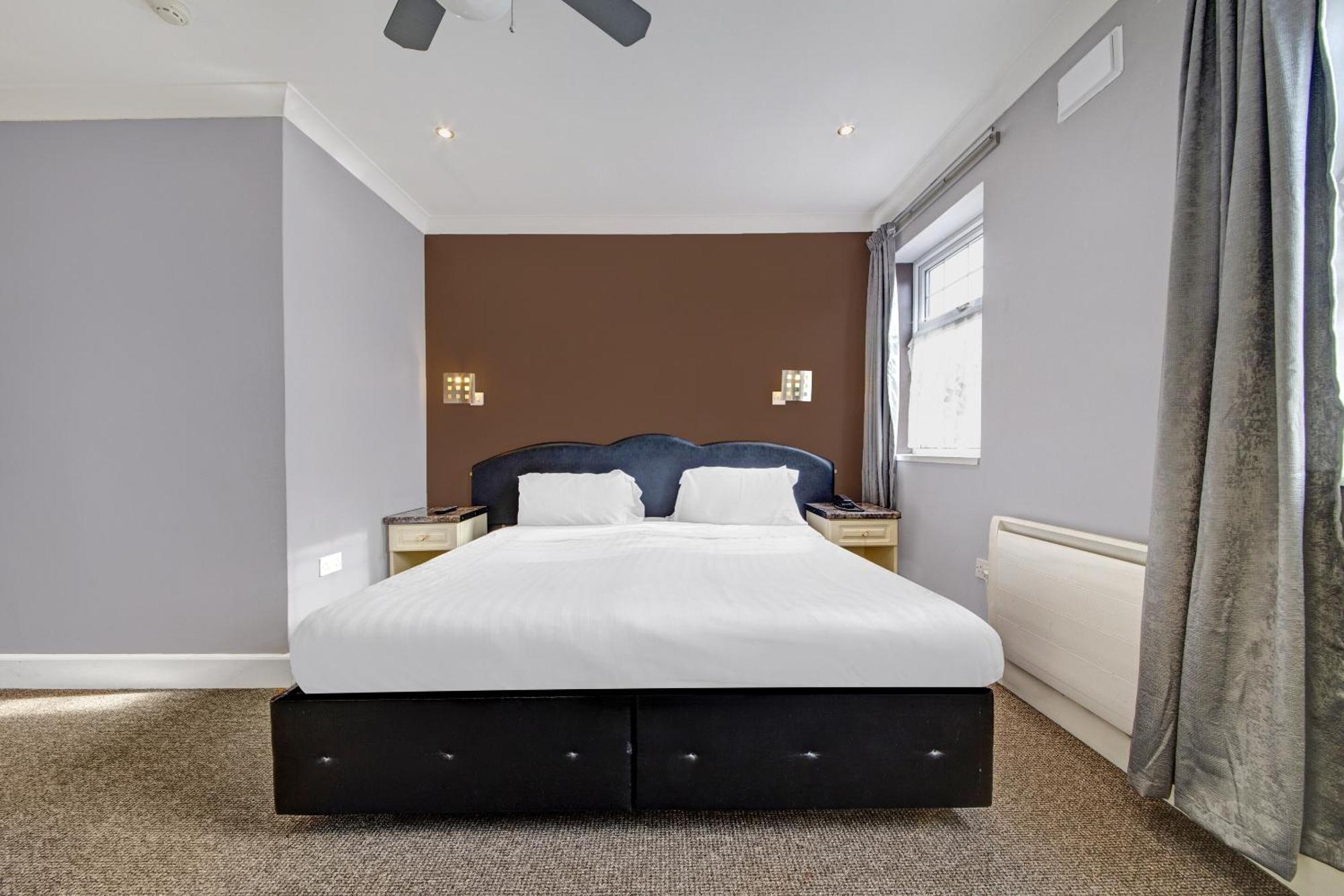 Hotel Oyo Bostons Manor Hotel, Hanwell London