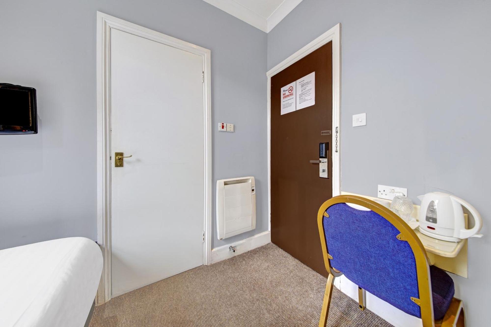 Hotel Oyo Bostons Manor Hotel, Hanwell London