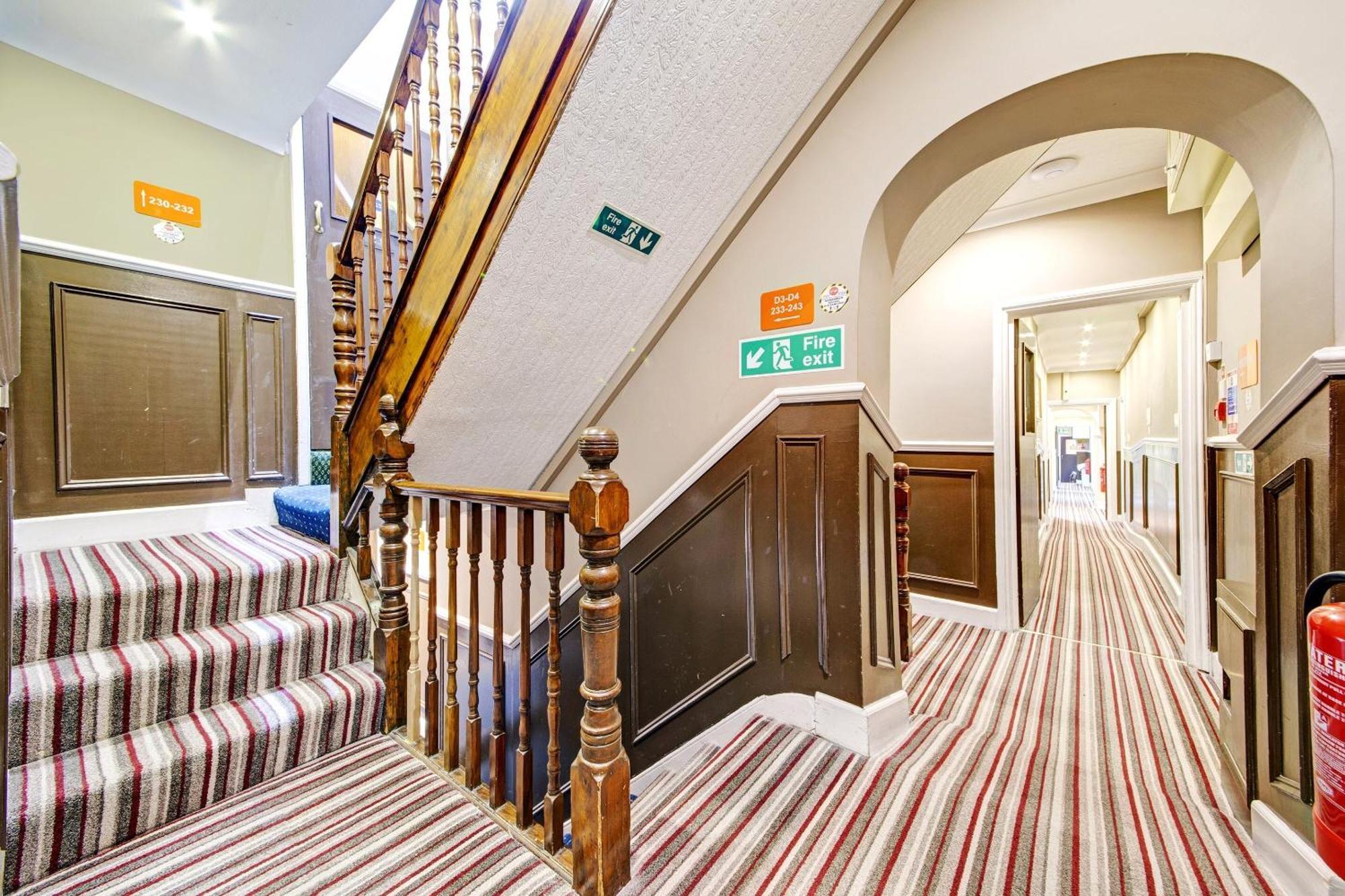 Oyo Bostons Manor Hotel, Hanwell London