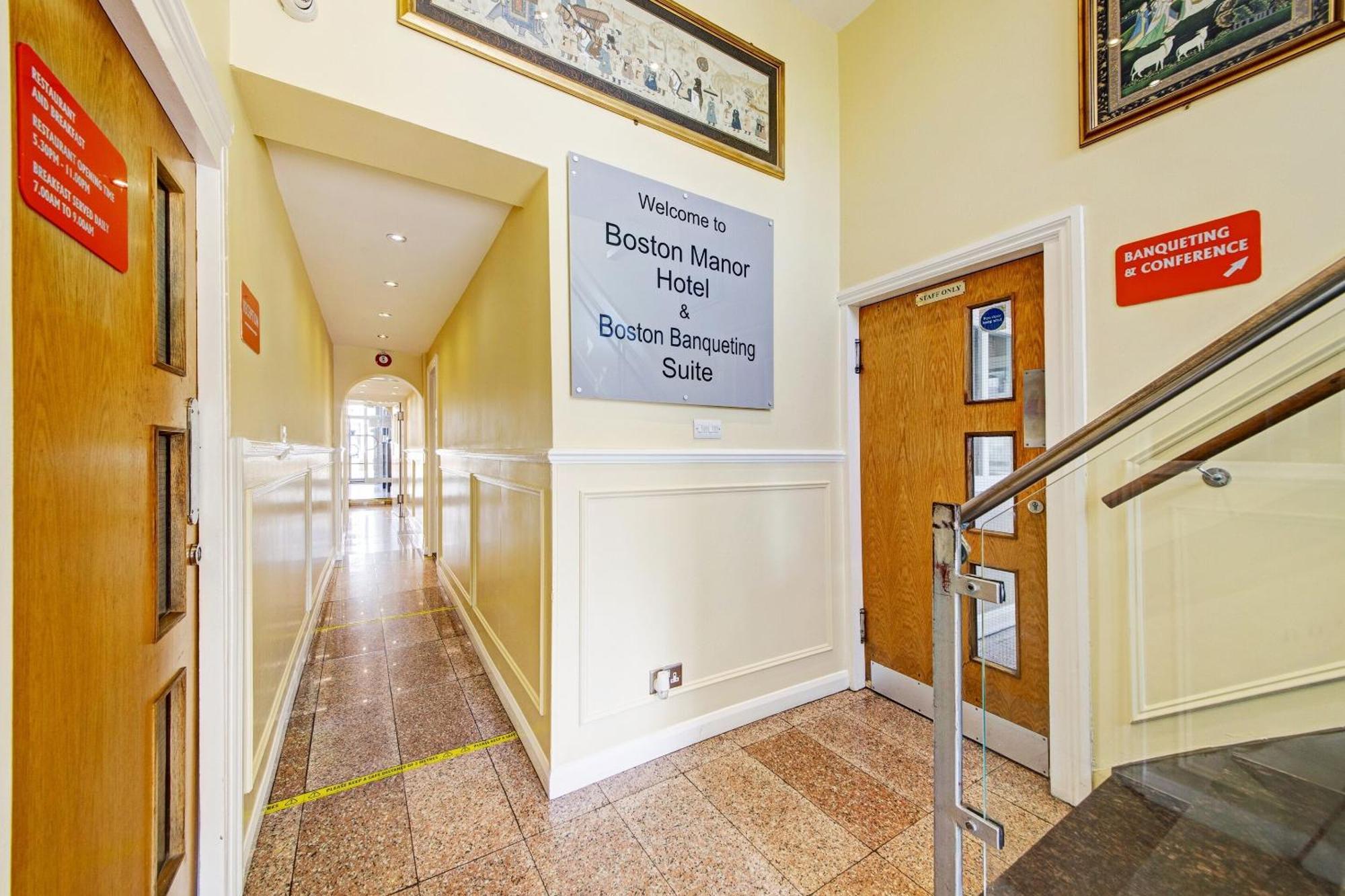 Oyo Bostons Manor Hotel, Hanwell London Hotel