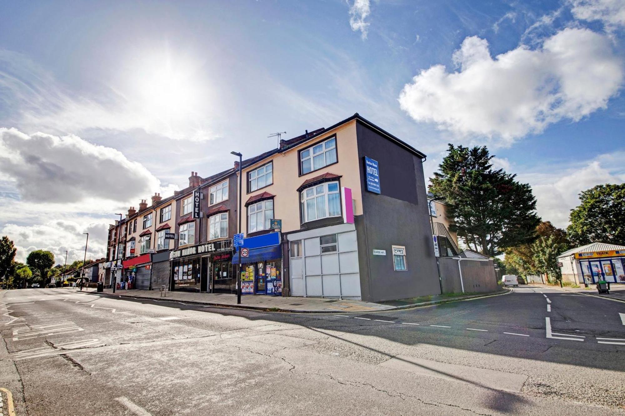 Hotel Oyo Bostons Manor Hotel, Hanwell London