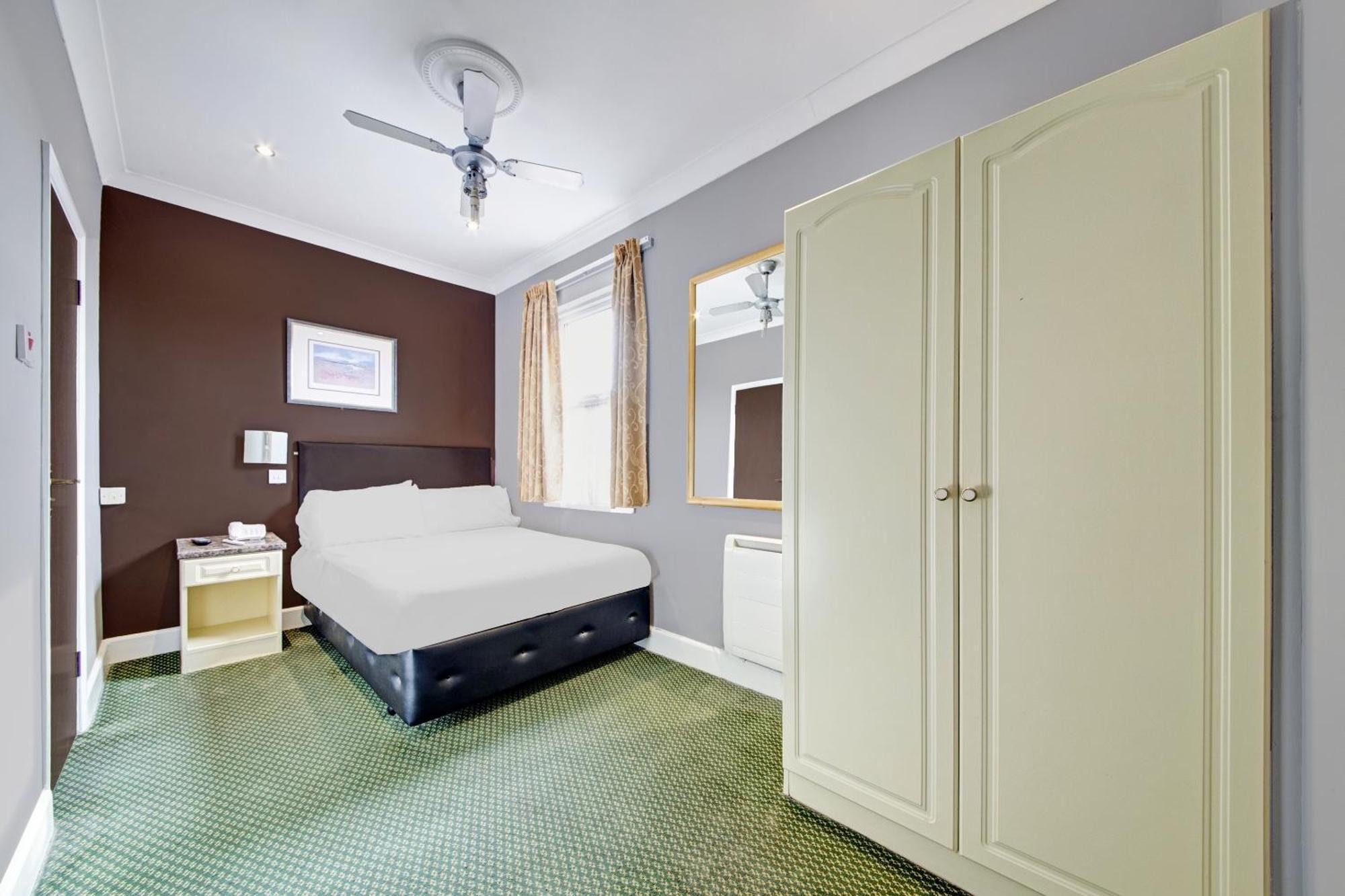 Oyo Bostons Manor Hotel, Hanwell London Greenford (Greater London)