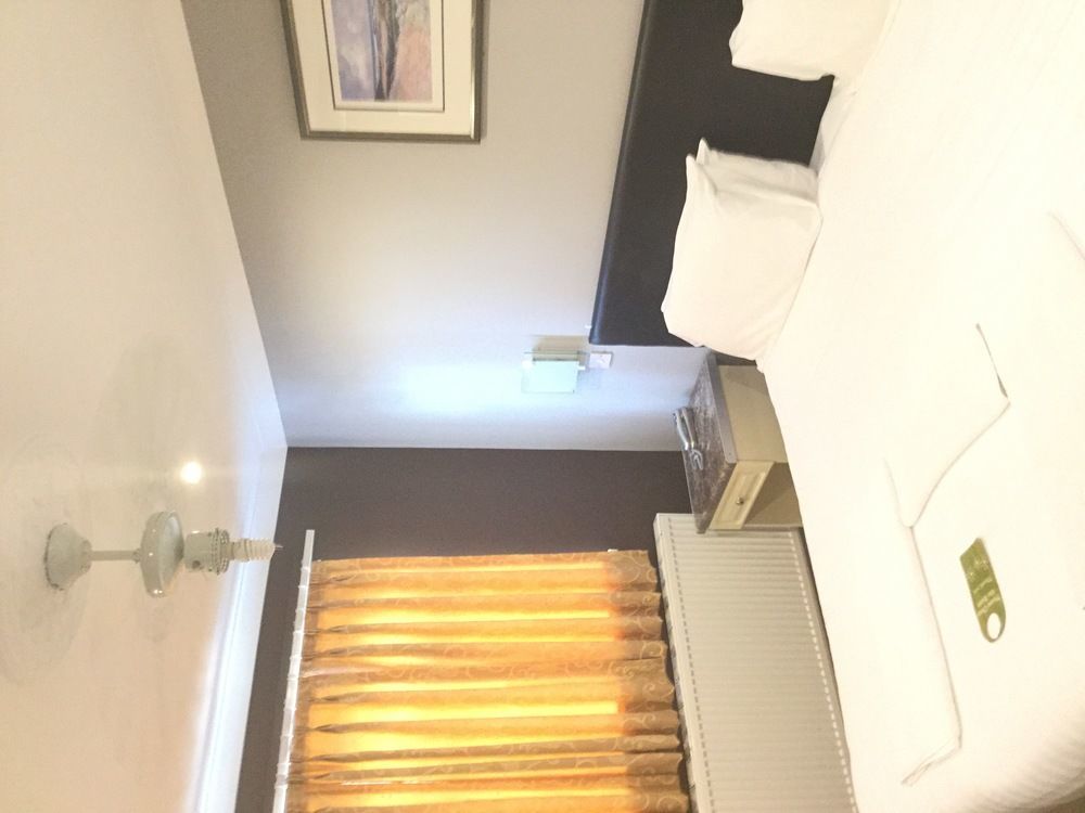Hotel Oyo Bostons Manor Hotel, Hanwell London 3*